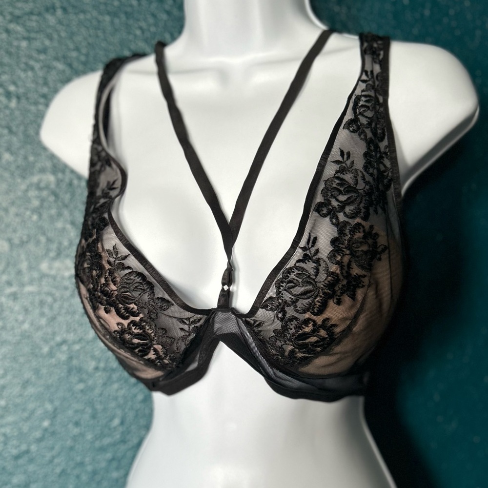 Women’s lingerie bralette